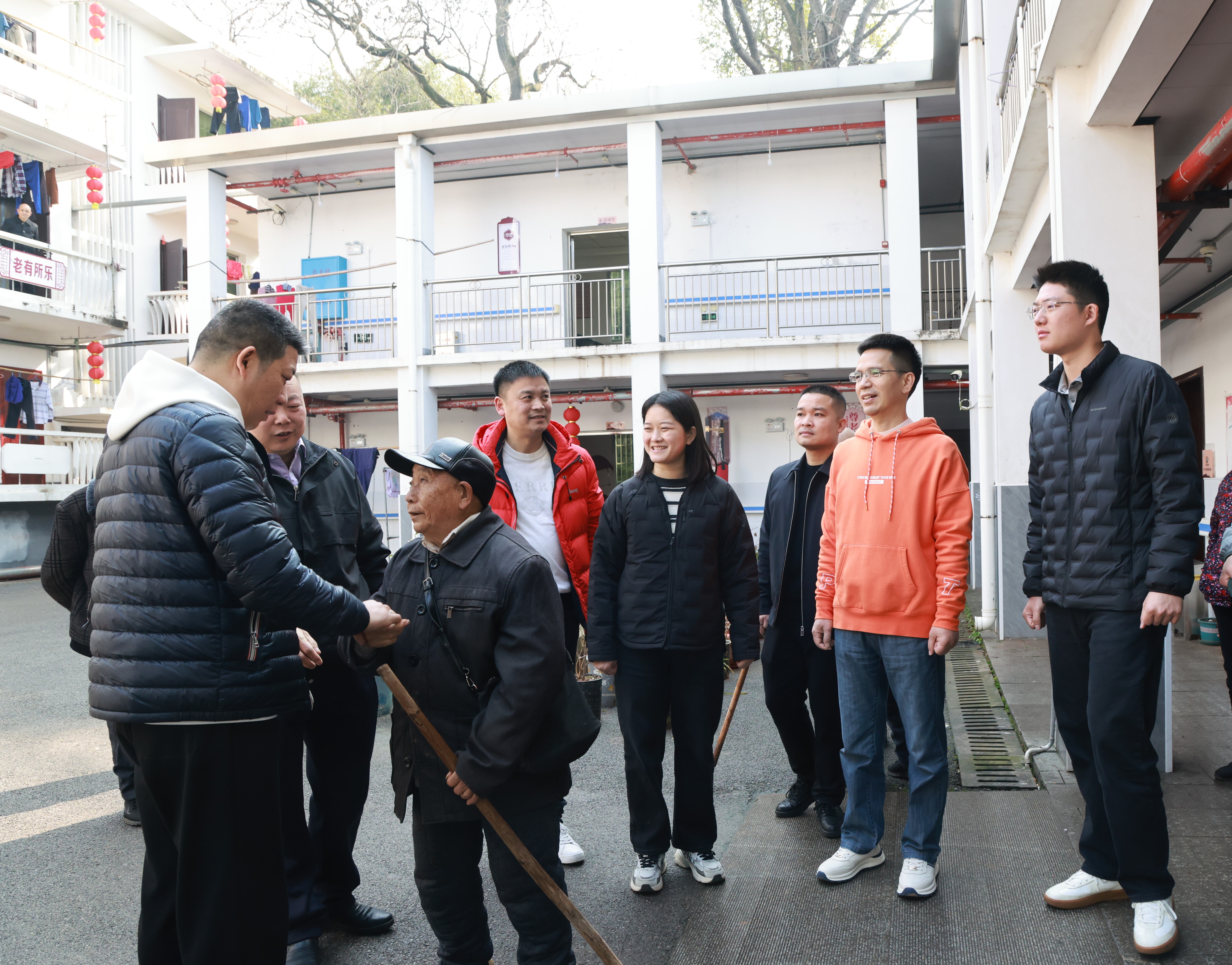 心系桑梓  情暖故里——董事长宾海龙一行春节前夕回家乡慰问