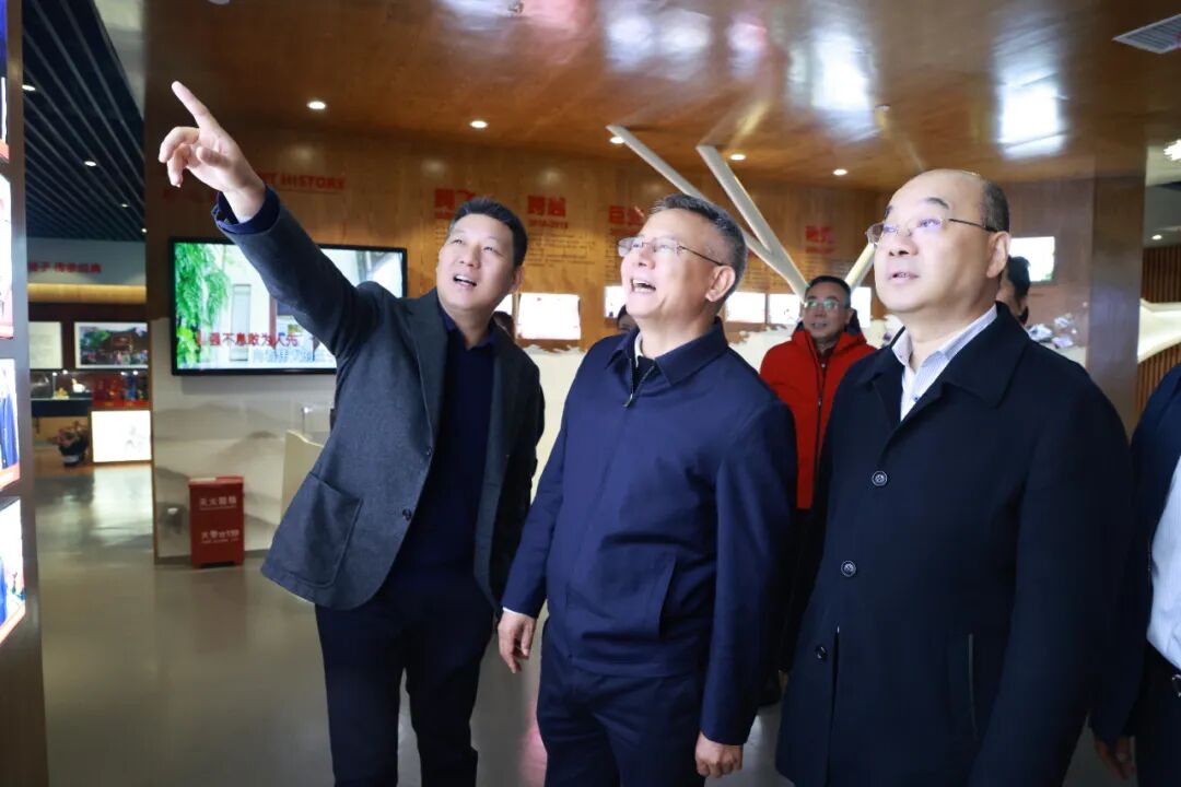 【领导关怀】海南省政府领导刘平治一行莅临伍子醉集团考察调研